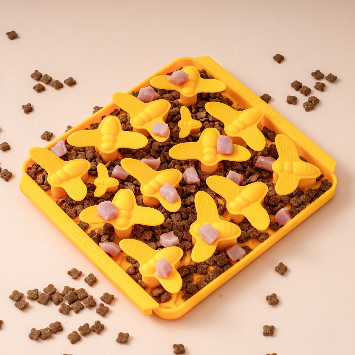 Tall Tails Foraging Mat Busy Bee