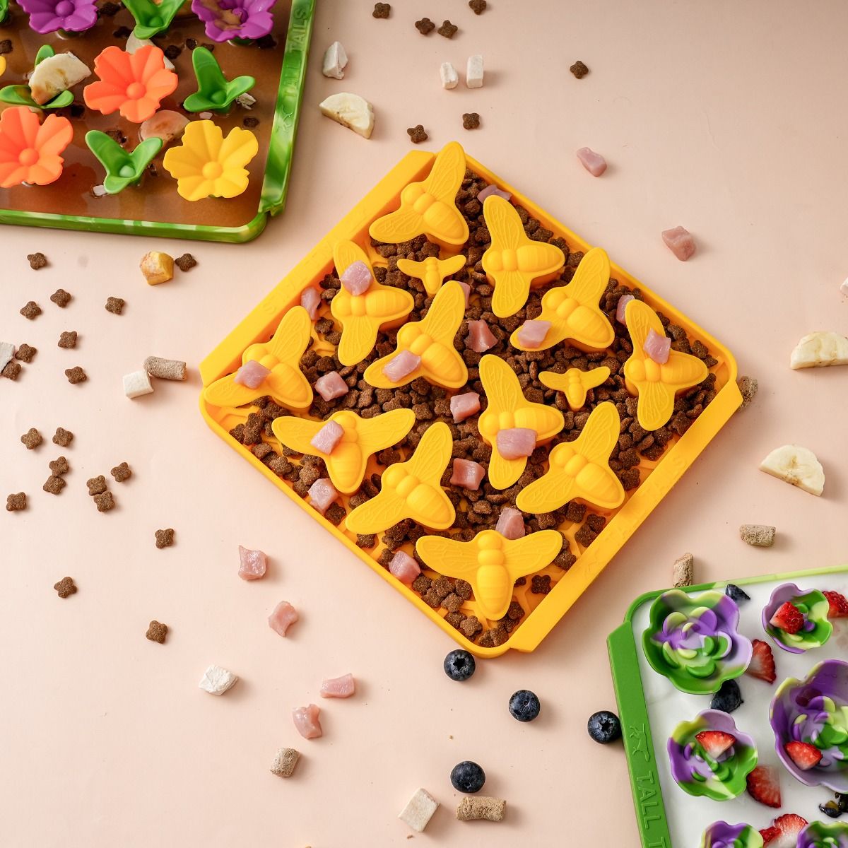 Tall Tails Foraging Mat Busy Bee