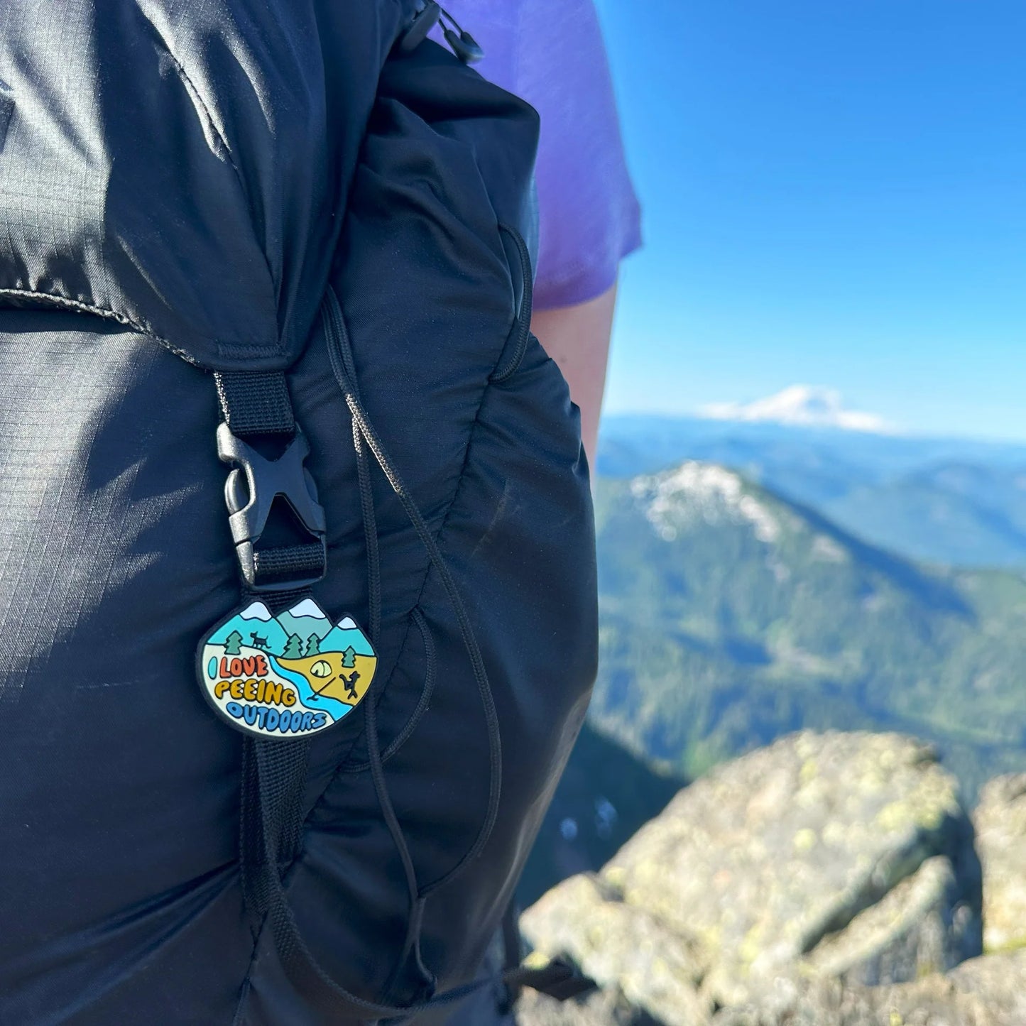 Jiby Dog Crew Charm Peeing Outdoors